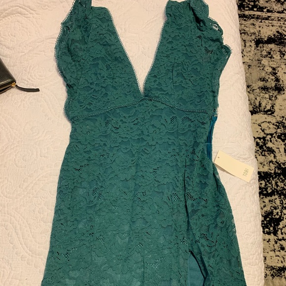 Tobi Bridesmaid Dress - Picture 3 of 4